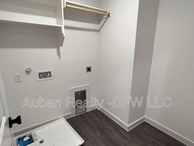 Building Photo - 2524 S Fannin Ave
