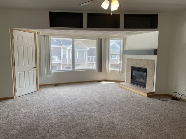 Building Photo - 6032 Park Ridge Rd