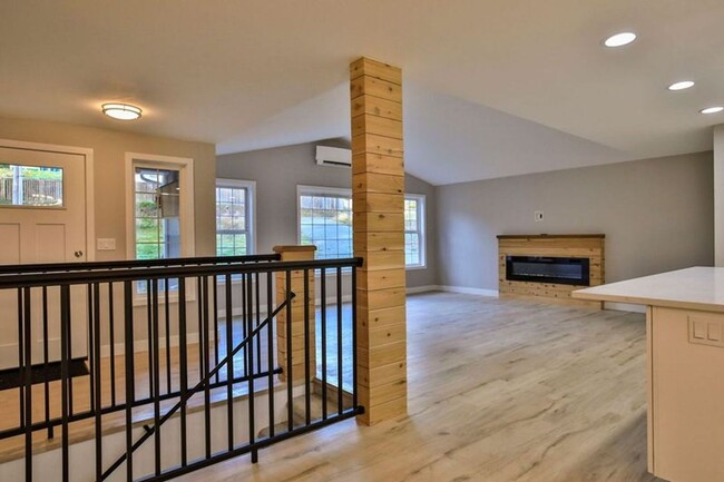 Building Photo - Beautifully, Remodeled Home In Freeland!