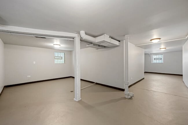 Building Photo - 1532 S Lombard Ave