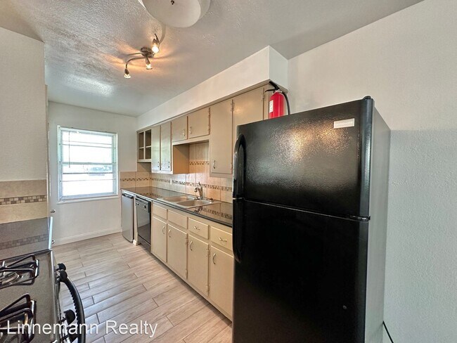 Building Photo - 3 br, 1.5 bath House - 707 S. 13th St
