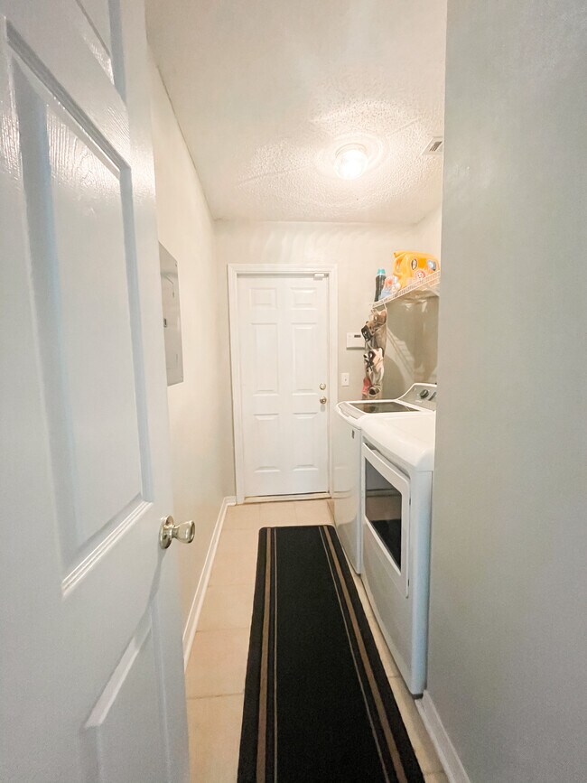 Building Photo - 1729 Shellfish Dr