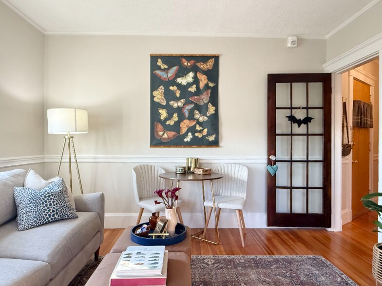 Building Photo - 25 Roslyn St