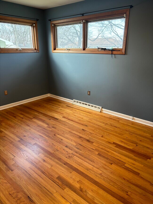Building Photo - 8 Sebring Ave