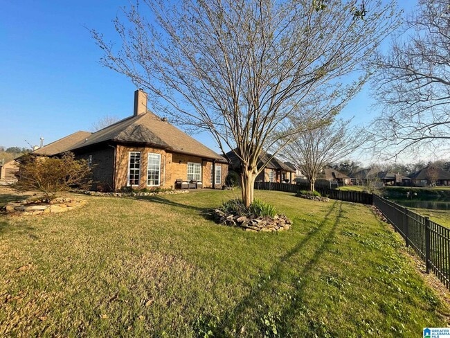 Building Photo - 295 Creekside Ln