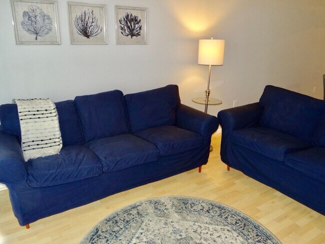 Building Photo - Seasonal Rental Available 11/25/24-4/30/25...