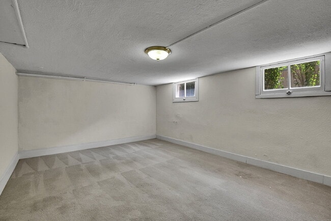 Building Photo - $4,595.95- 4 Bed, 3 Bath Home in Denver with Charming Updates!