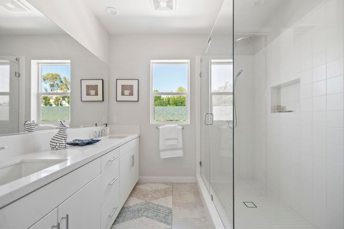 Building Photo - 151 Holliston