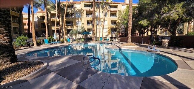 Building Photo - 210 E Flamingo Rd