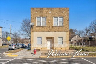 Building Photo - 1501 S Wood Ave