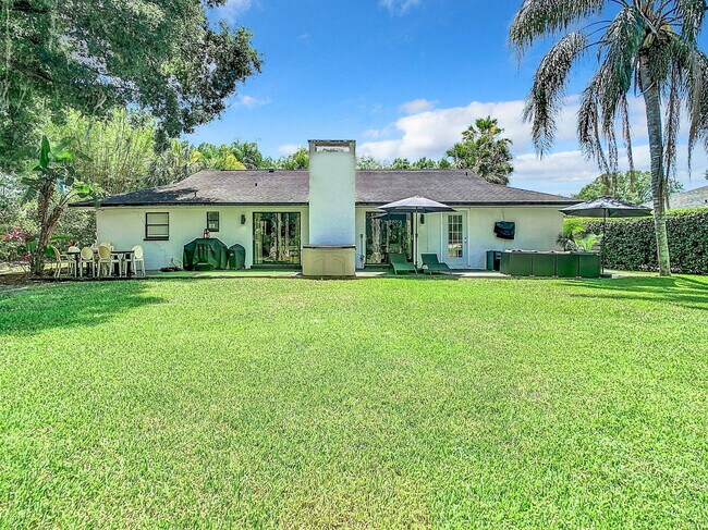 Building Photo - 5700 Saddlebrook Way