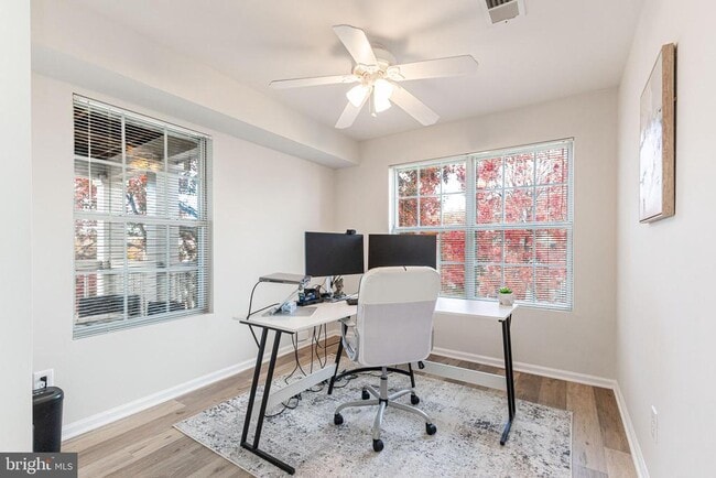 Building Photo - 8091 Lacy Dr