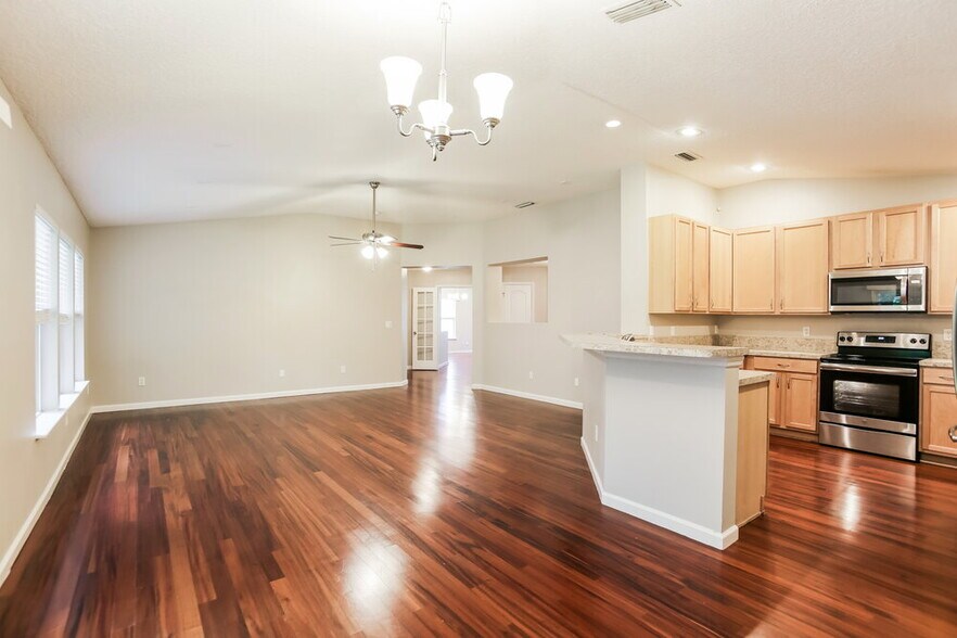 Building Photo - 1322 Dunns Lake Dr