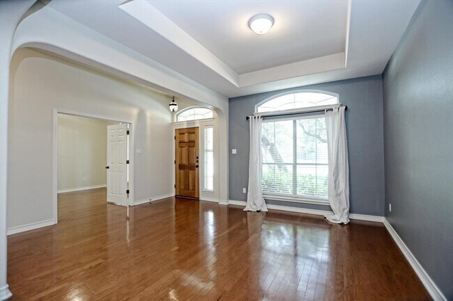 Building Photo - 16612 Barrhead Cove