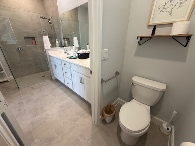 Building Photo - Gated 55+ community with lots of HOA amenities!