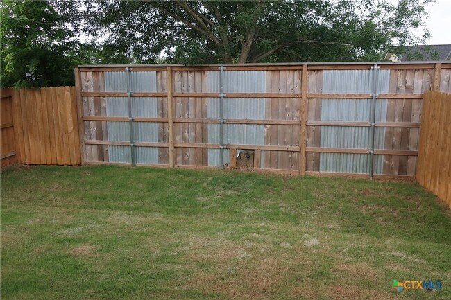 Building Photo - 1239 FM306