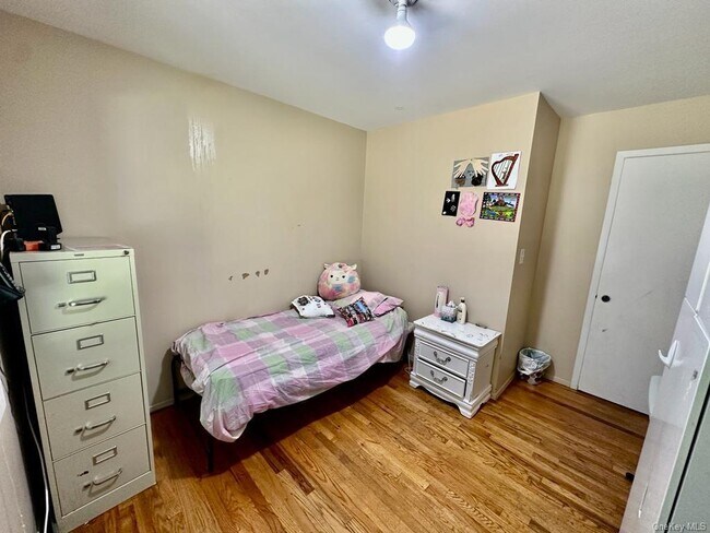 Building Photo - 13 Tamarack Ln