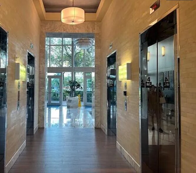 Building Photo - 185 SW 7th St