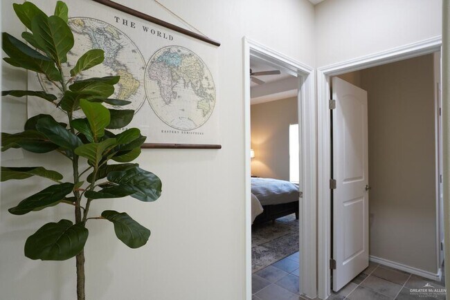 Building Photo - 26 N 59th St