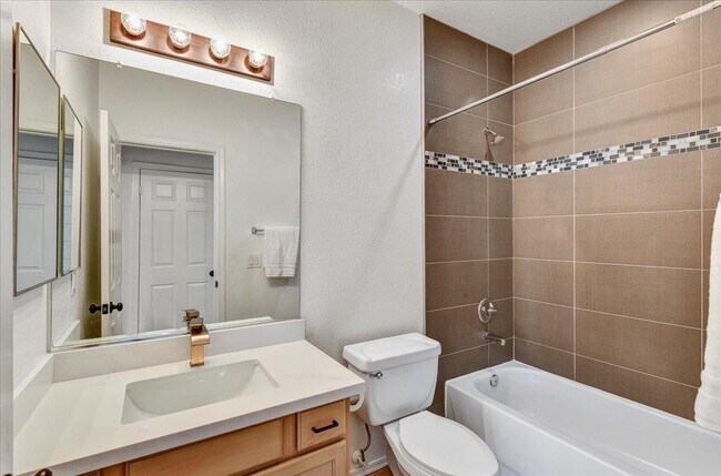 Building Photo - 3247 E Maldonado Dr