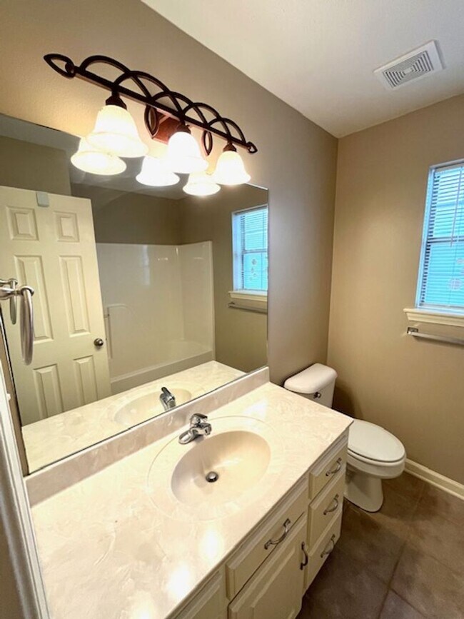 Building Photo - Nice 3 bedroom 2 bathroom Cabot, Arkansas Home