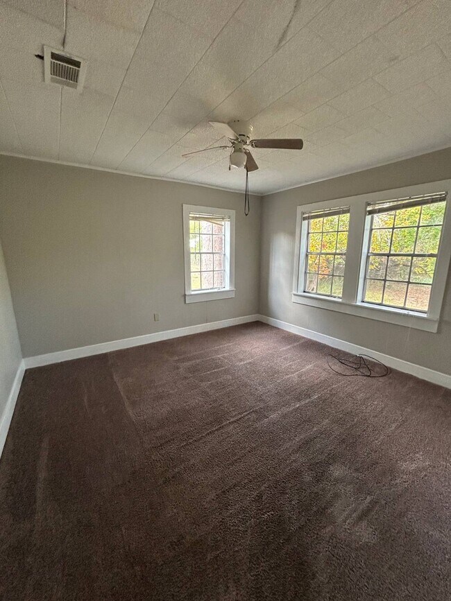 Building Photo - 1416 Martel St