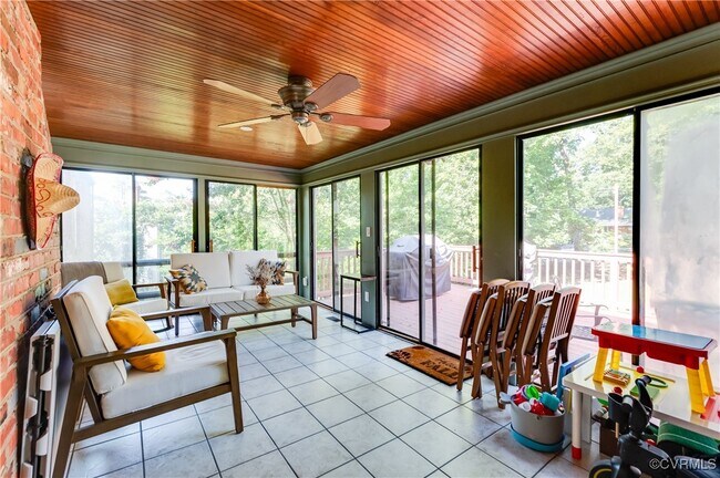 Building Photo - 530 Ridgeley Ln