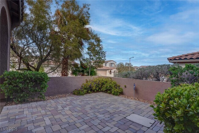 Building Photo - 953 Tafalla Ct