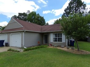 Building Photo - 118 Village Ct