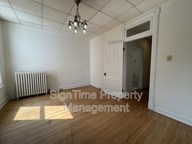 Building Photo - 117-121 East Antietam Street - 121 2nd Fl A