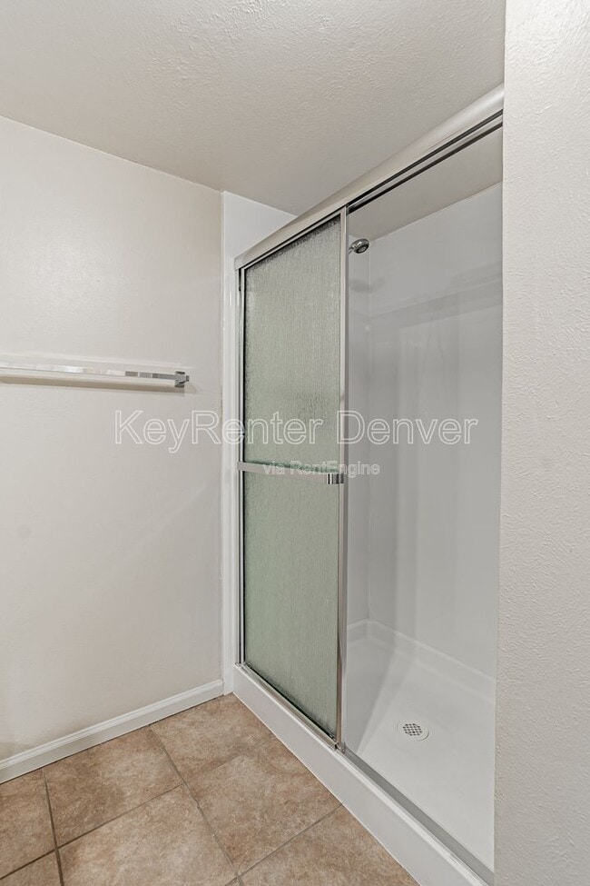 Building Photo - 14129 E Warren Pl