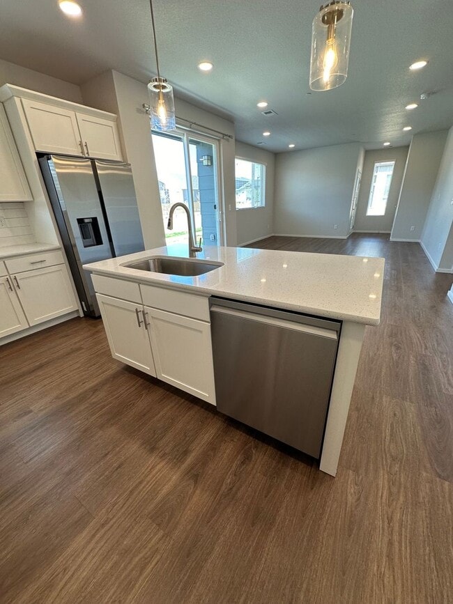 Building Photo - 4888 Denys Dr.