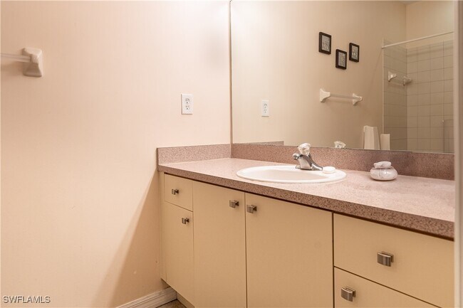 Building Photo - 15449 Bellamar Cir