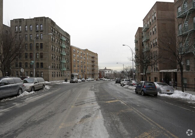 Building Photo - 1664-1674 Macombs Rd