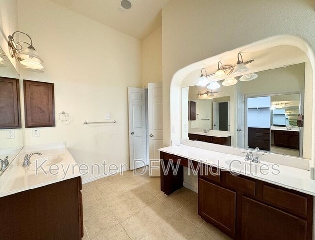 Building Photo - 8608 Newcastle Bend