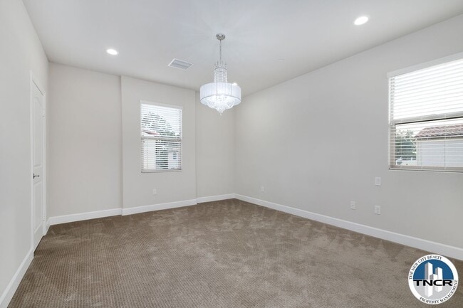 Building Photo - Luxury 4-Bedroom, 3.5-Bathroom Townhouse #28 in Santa Fe Springs