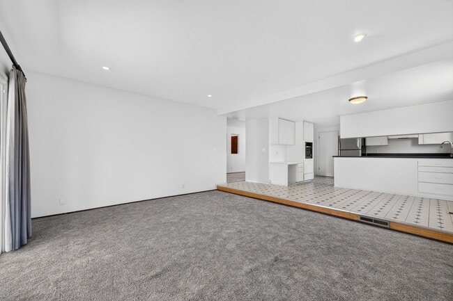 Building Photo - Beautifully Updated Single-Story 4BR Ranch with Designer Finishes & Spacious Fenced Yard!