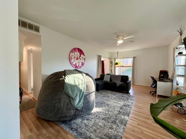 Building Photo - 1682 Fredericksburg Ln