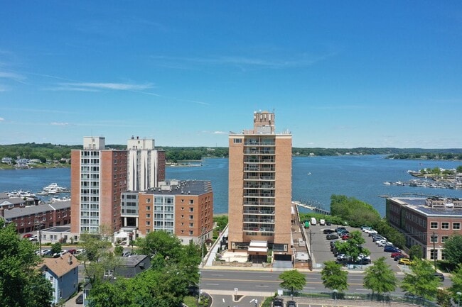 Primary Photo - 28 Riverside Ave