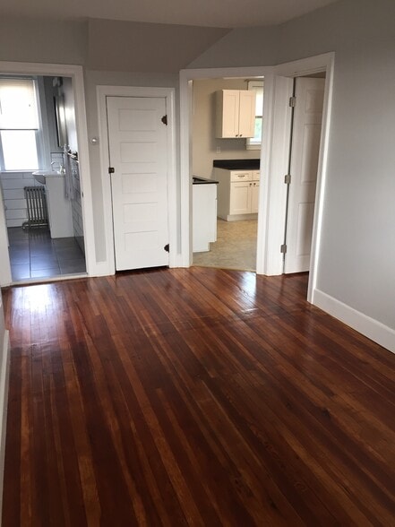 Building Photo - 108 W 6th Ave