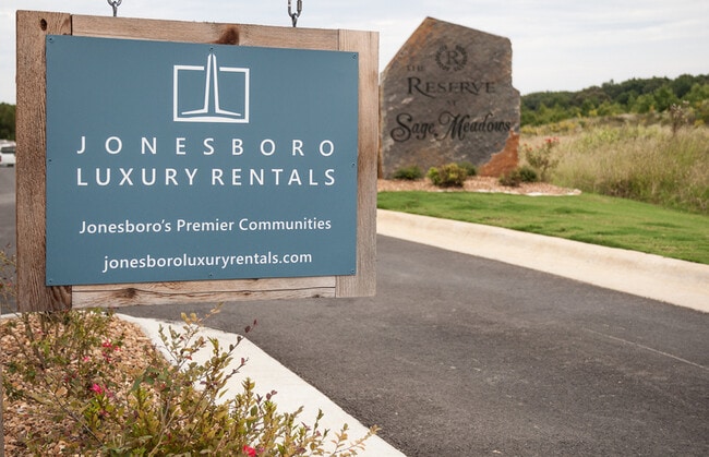 Building Photo - 5200 Reserve Blvd