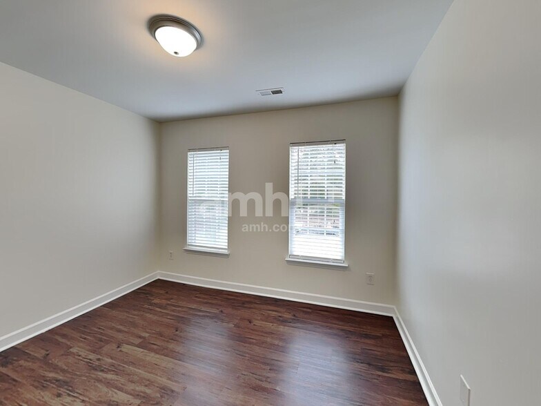 Building Photo - 4219 Kiser Woods Dr SW