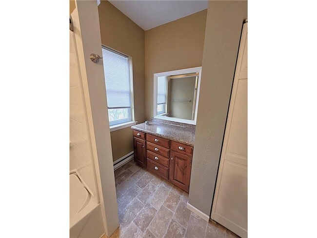 Building Photo - 206 2nd Ave