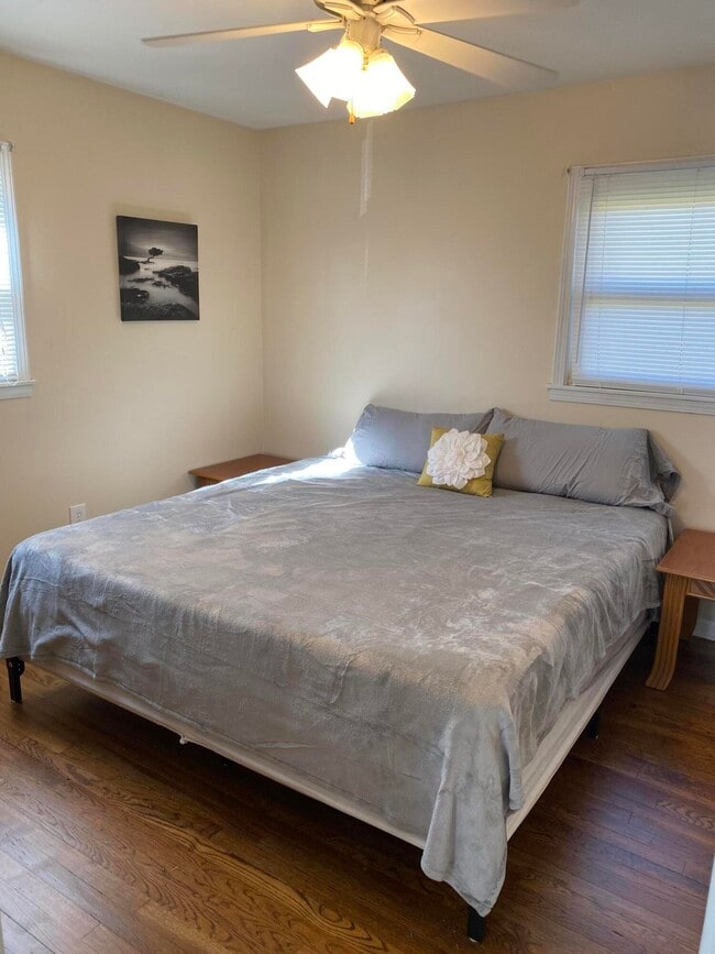 Building Photo - 3561 Galahad Dr