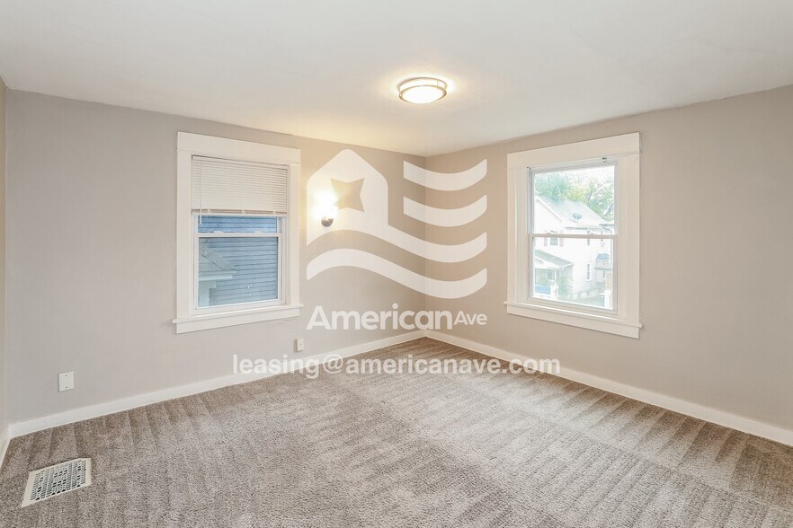 Building Photo - 5242 Lyon Ave