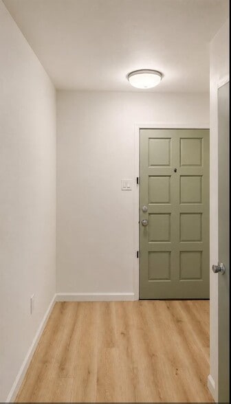 Building Photo - 9511 Bollingbrook Dr