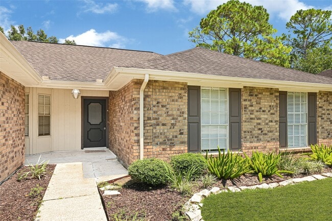 Building Photo - 522 Country Ln