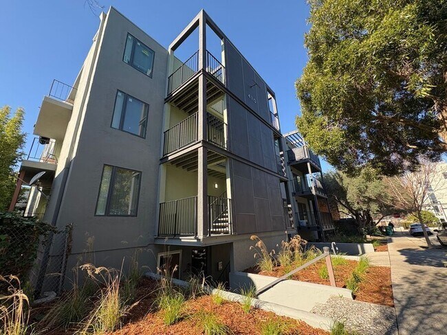 Building Photo - 410 Evelyn Ave