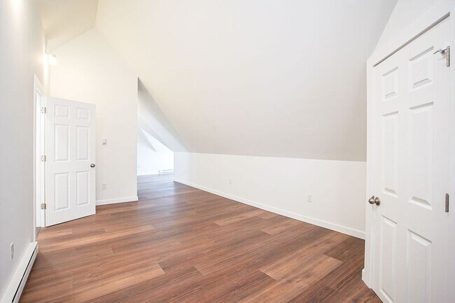 Building Photo - 42 E School St