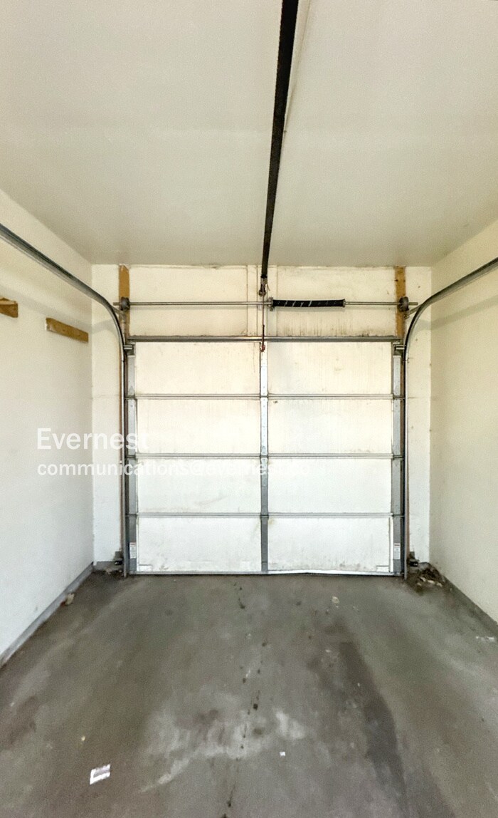 Building Photo - 2860 W Centennial Dr